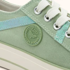 Baskets INDIRA vert amande