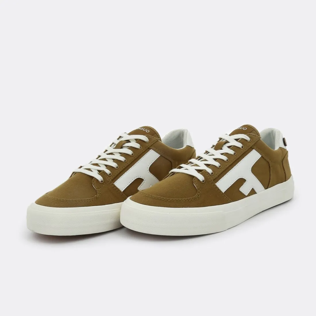 Baskets Walnut camel