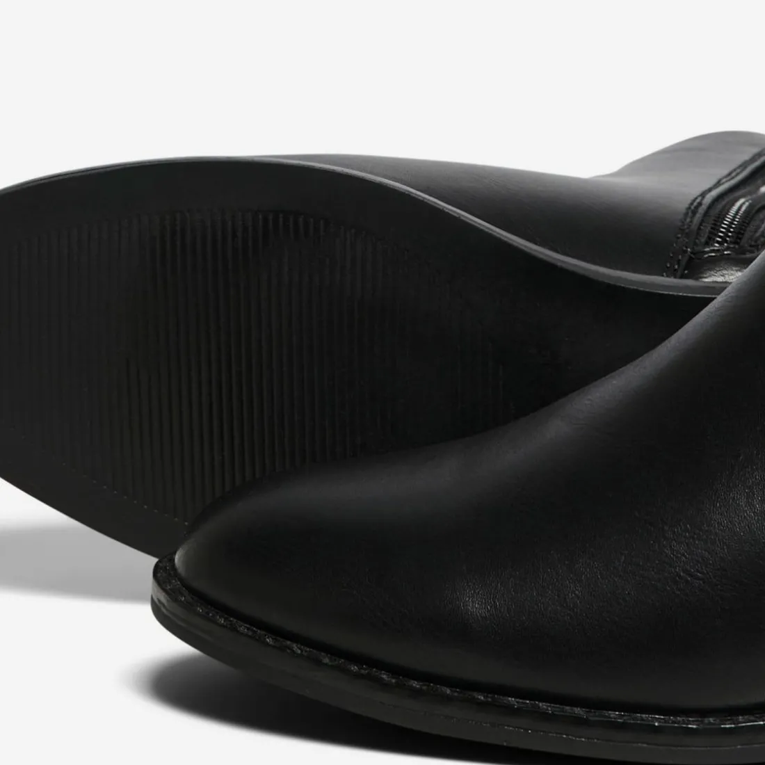 Bottes femme Bout en amande noir Mina