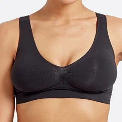 Brassière noire sans armatures à bretelles larges