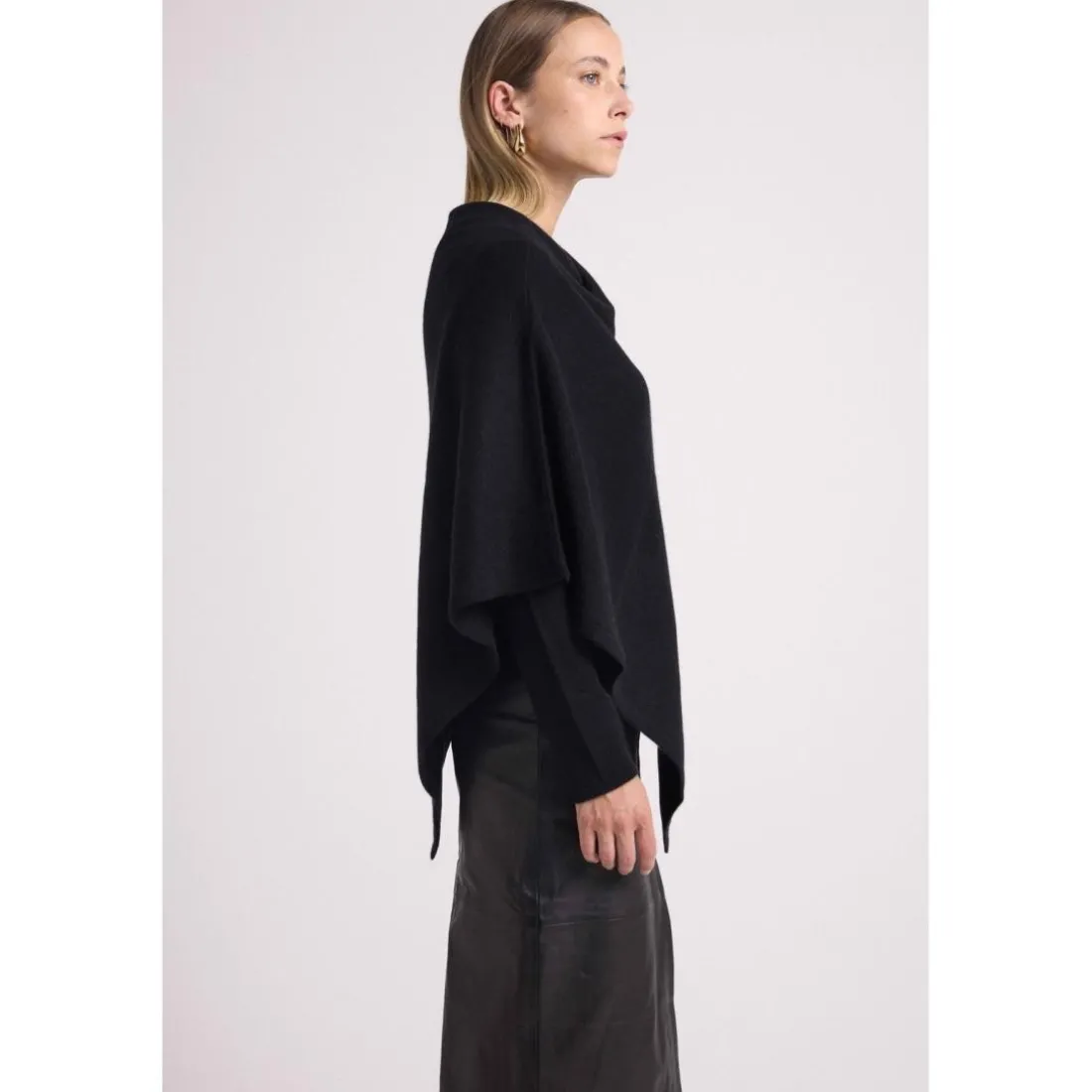 Cape poncho femme ZARINA en cachemire noir