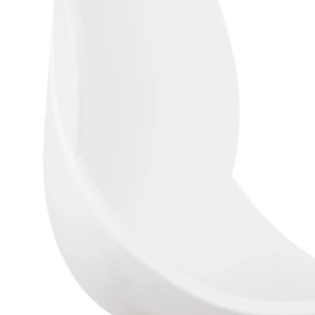 Chaise design 'TUCANA' blanche avec pieds en métal noir
