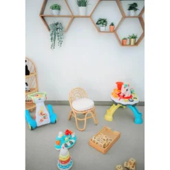 Chaise pour enfant avec assise confortable et sécurisée pour dessiner