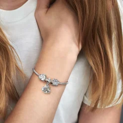 Charm empreinte de patte scintillante Pandora Moments