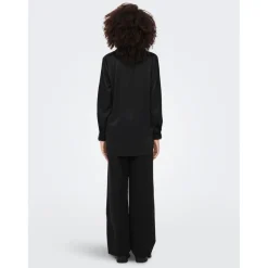 Chemise Col chemise Manches longues Coupe plus longue noir