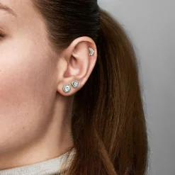 Clous d’oreilles rond scintillant Pandora Timeless