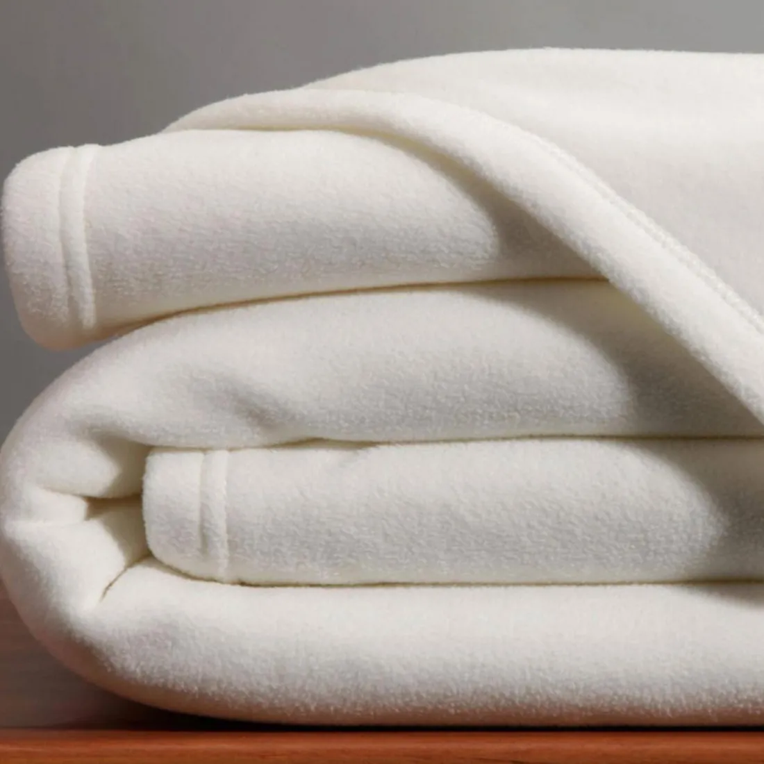 Couverture POLAIRE UNIE microfibre tempérée naturel