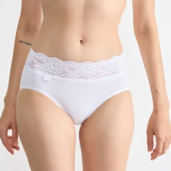Culotte classique blanche en coton