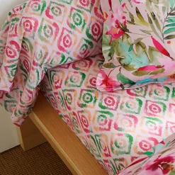 Drap plat en coton VIBRANTE motif fleurs exotiques multicolore