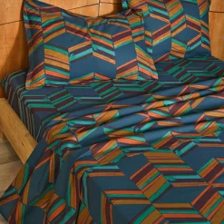 Drap plat JEUX GRAPHIQUES style chevrons, multicolore