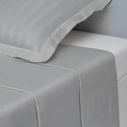 Drap plat uni satin de coton TERTIO® - Gris Perle