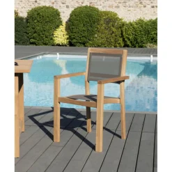 Ensemble de 2 fauteuils jardin empilables en bois teck et textilène couleur taupe