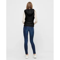 Gilet matelassé court capuche noir en nylon Bree