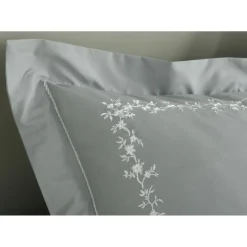 Housse de couette en percale de coton ADELE fleurs brodées et torsades- gris
