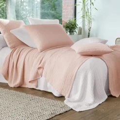 Housse de coussin en gaze de coton CL.WELLS rose poudré