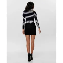 Jupe courte Longueur mini noir