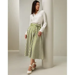 Jupe mi-longue rayée en soie vert
