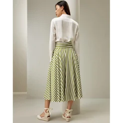 Jupe mi-longue rayée en soie vert
