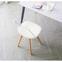 La chaise CARMEN avec design scandinave