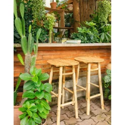 Le tabouret de bar SAMARINA son design scandinave élégant assise en bambou