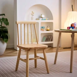 Lot de 2 chaises pour enfant NESNA design moderne et sa structure en bois massif