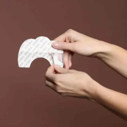 Lot de bande adhésive et cache-tétons en silicone - Beige Bye Bra