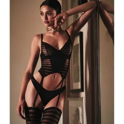 Lune Bellis corset et string