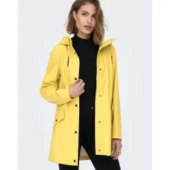 Manteau jaune