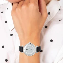 Montre Héléna élégante noire ornée d'un véritable diamant noir