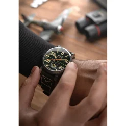 Montre Homme AVI-8 Dambuster Chadwick Meca-Quartz - AV-4113-02 Bracelet Cuir Vert