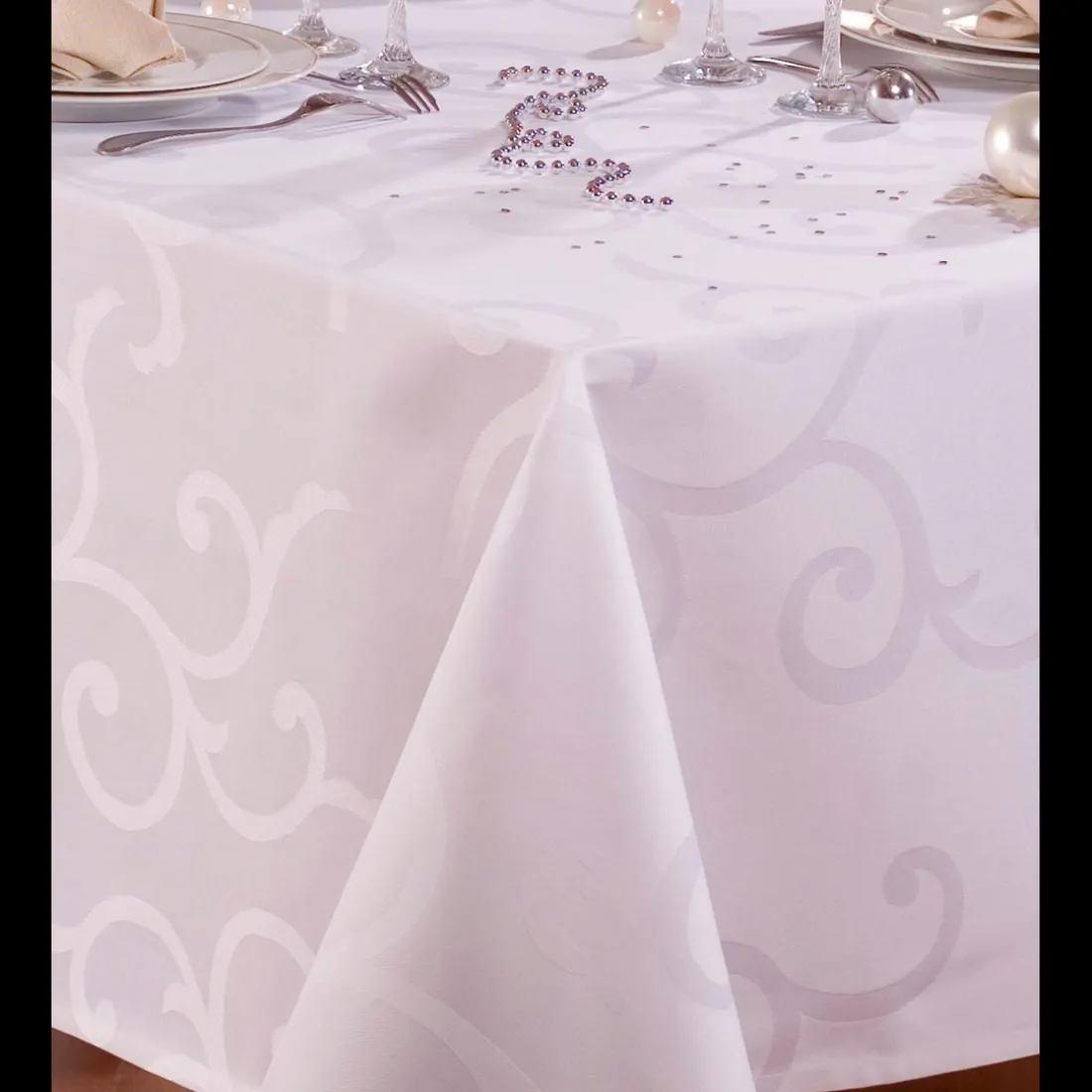 Nappe damassé enduit MADIGAN Blanche
