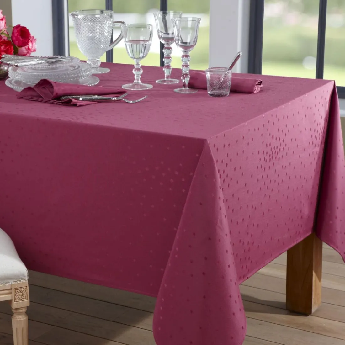 Nappe damassée à pois MEGGUI 180cm violet prune