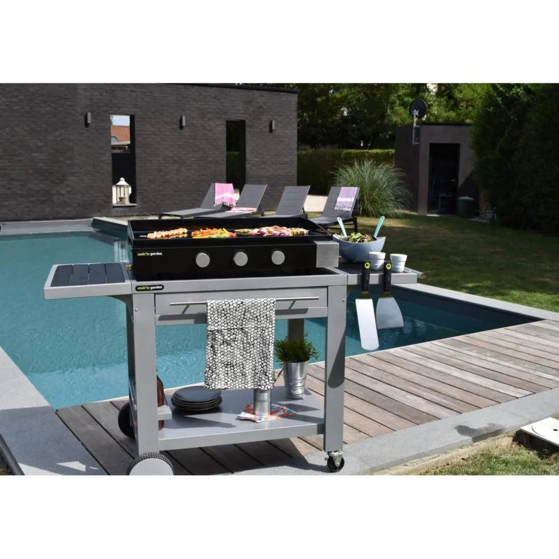 Pack Plancha gaz à poser FINESTA 3 Brûleurs avec capot, Housse barbecue et plancha à poser et Kit cuisson plancha