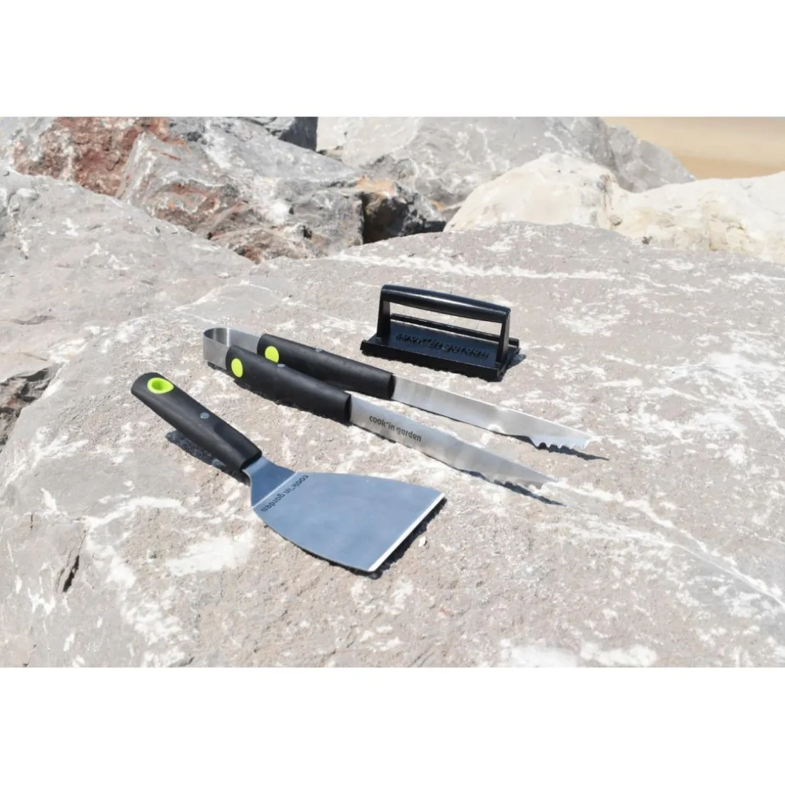 Pack Plancha gaz à poser FINESTA 3 Brûleurs avec capot, Housse barbecue et plancha à poser et Kit cuisson plancha