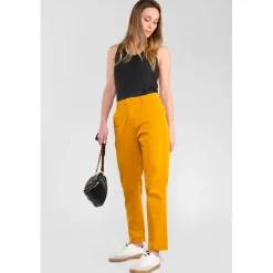 Pantalon chino ERLE jaune Ione