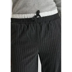 Pantalon droite IONAGI gris Sam