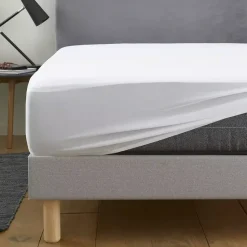 Protège matelas anti-punaises de lit