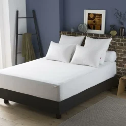 Protège matelas anti-punaises de lit