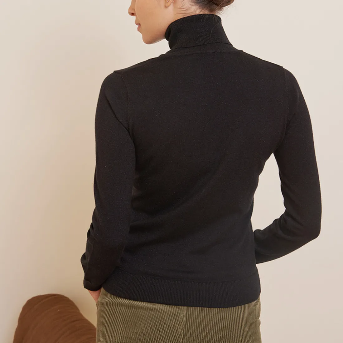 Pull col roulé noir