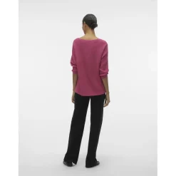 Pull en maille col bateau rose foncé