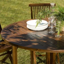 Salon de jardin HANNA en bois teck huilé 4/5 personnes - ensemble de jardin : 1 table ronde à rabats papillon et 4 chaises