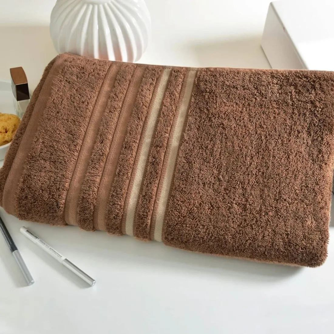 Serviette de toilette en tissu eponge EXTRA SOFT - marron glacier