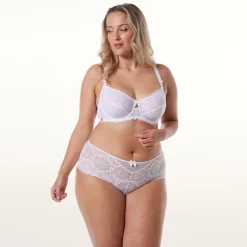 Shorty blanc à motif marguerite