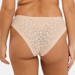 Slip nude