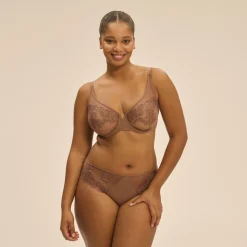 Soutien-gorge avec armature décolleté plongeant