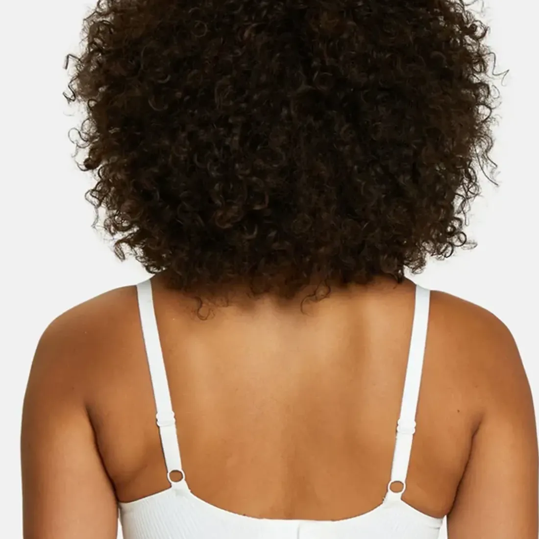 Soutien-gorge emboitant armatures