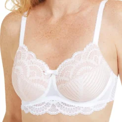 Soutien-gorge emboitant armatures