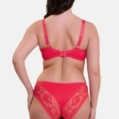 Soutien-gorge emboitant avec armatures