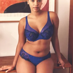 Soutien-gorge emboitant décolleté plongeant bleu