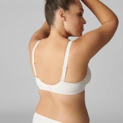 Soutien-gorge emboitant moulé